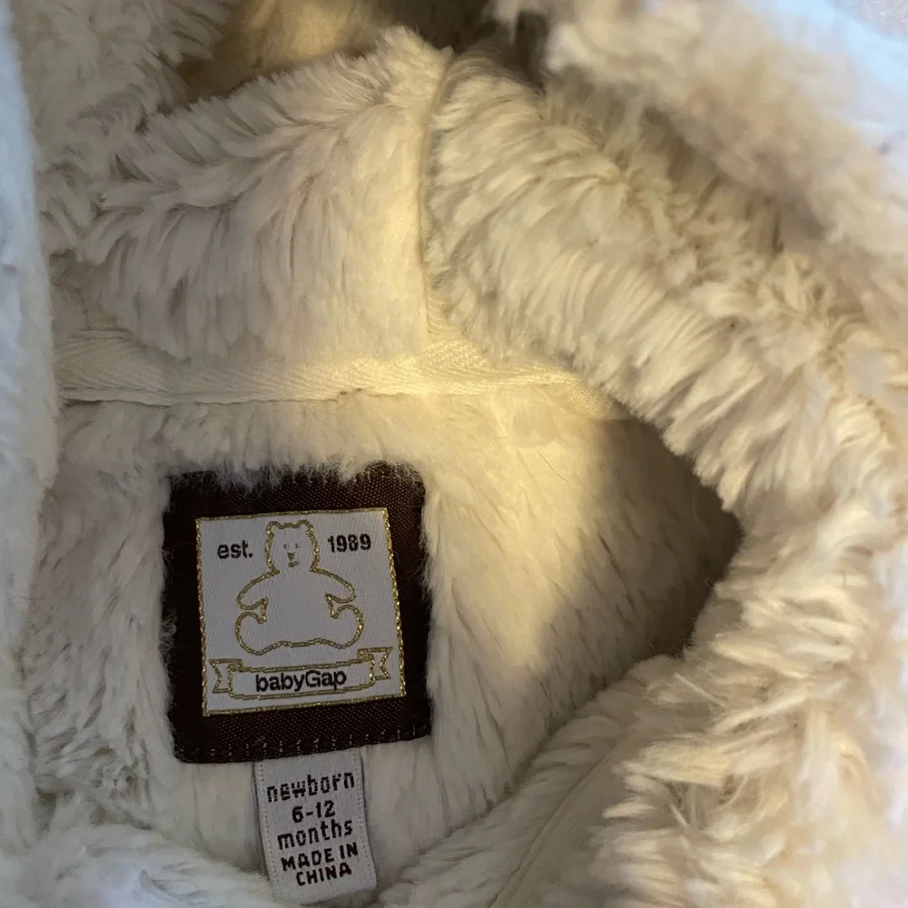 Baby Gap Bear Faux Suede and Sherpa‎ bunting